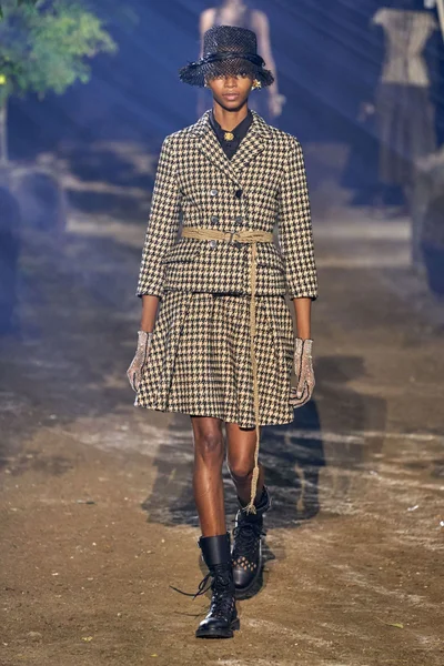 Look 55